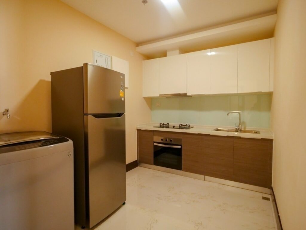 2-Bedroom-Condo-for-Sale-in-Orkide-The-Royal-Condominium-Kitchen