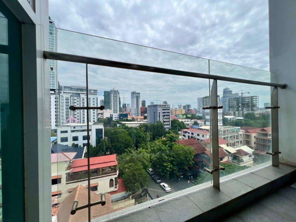 Studio-Apartment-For-Rent-in-BKK1-Area-Phnom-Penh-04